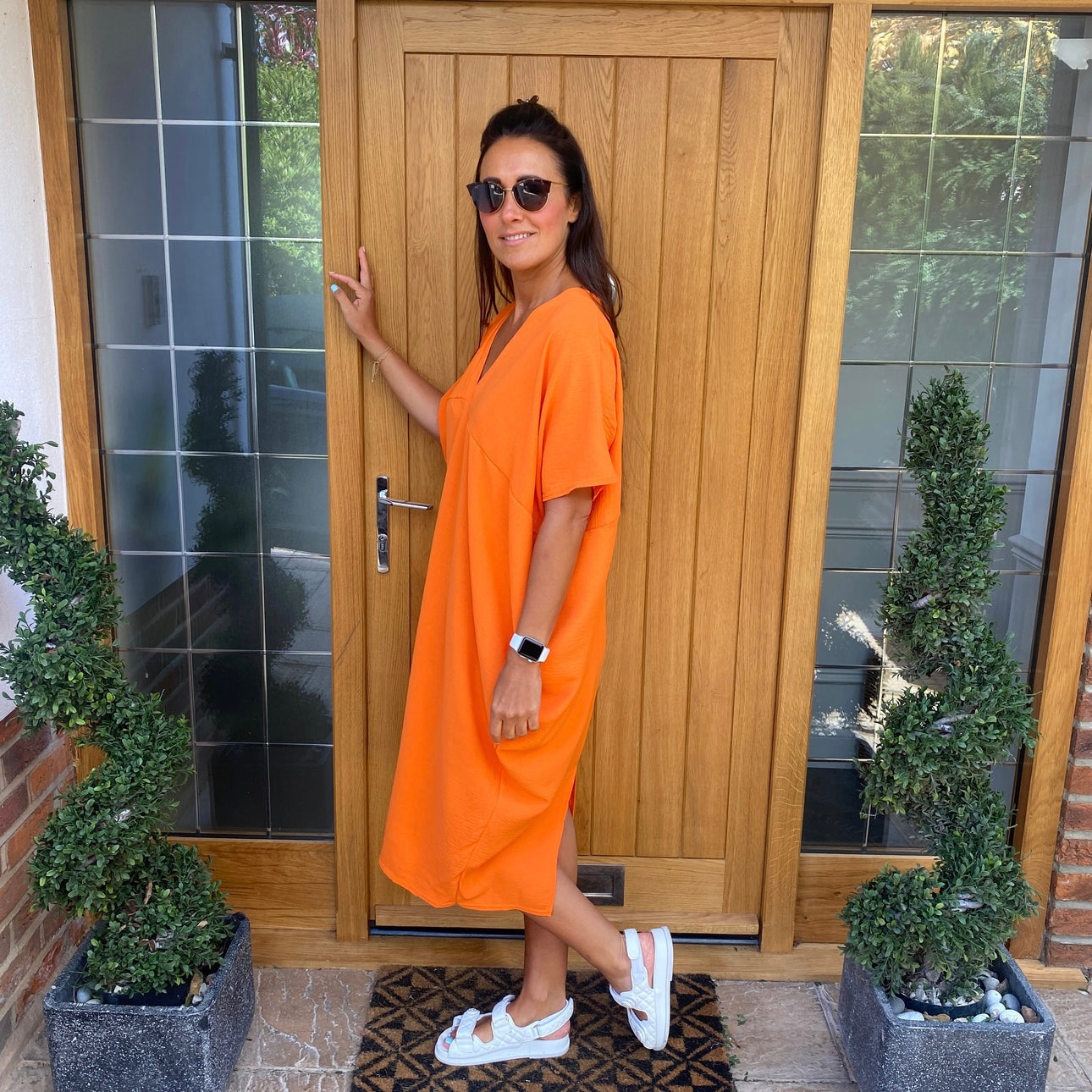 Faylinn - Comfortable dress with V-neckline