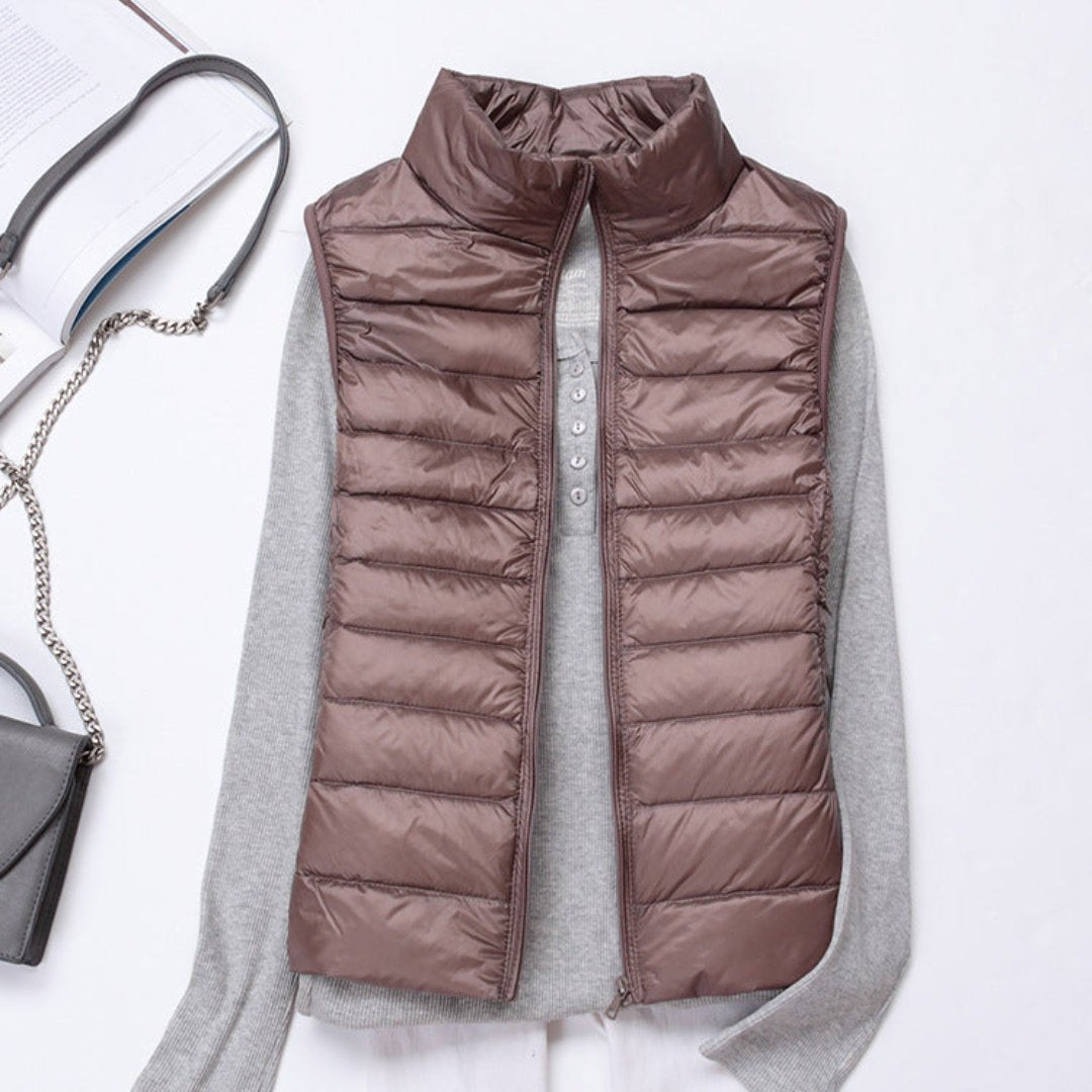 Insulated sleeveless waterproof jacket for women