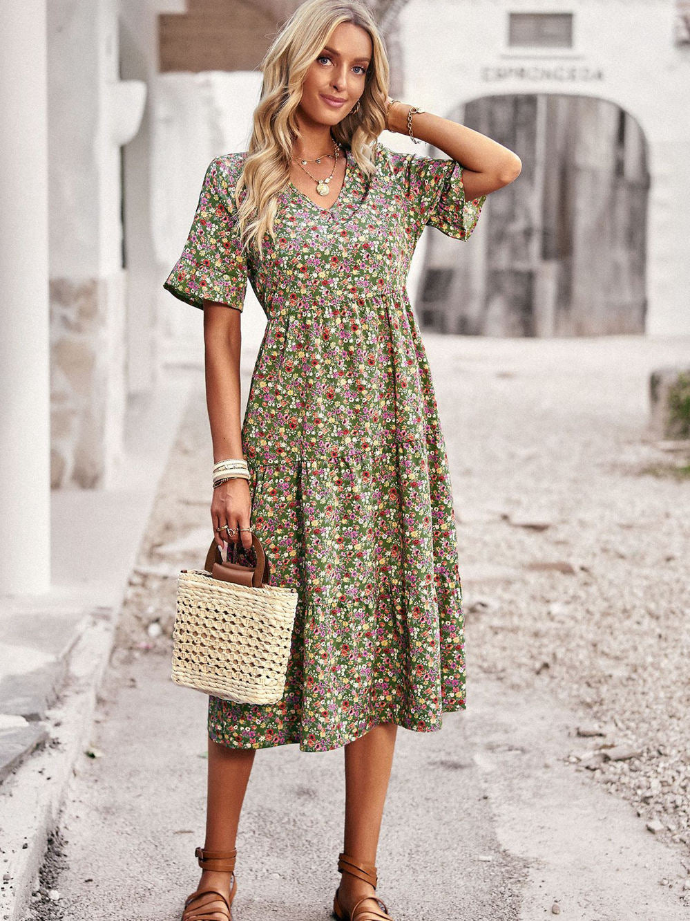 Carol - Fashionable elegant dress with V-neck for women