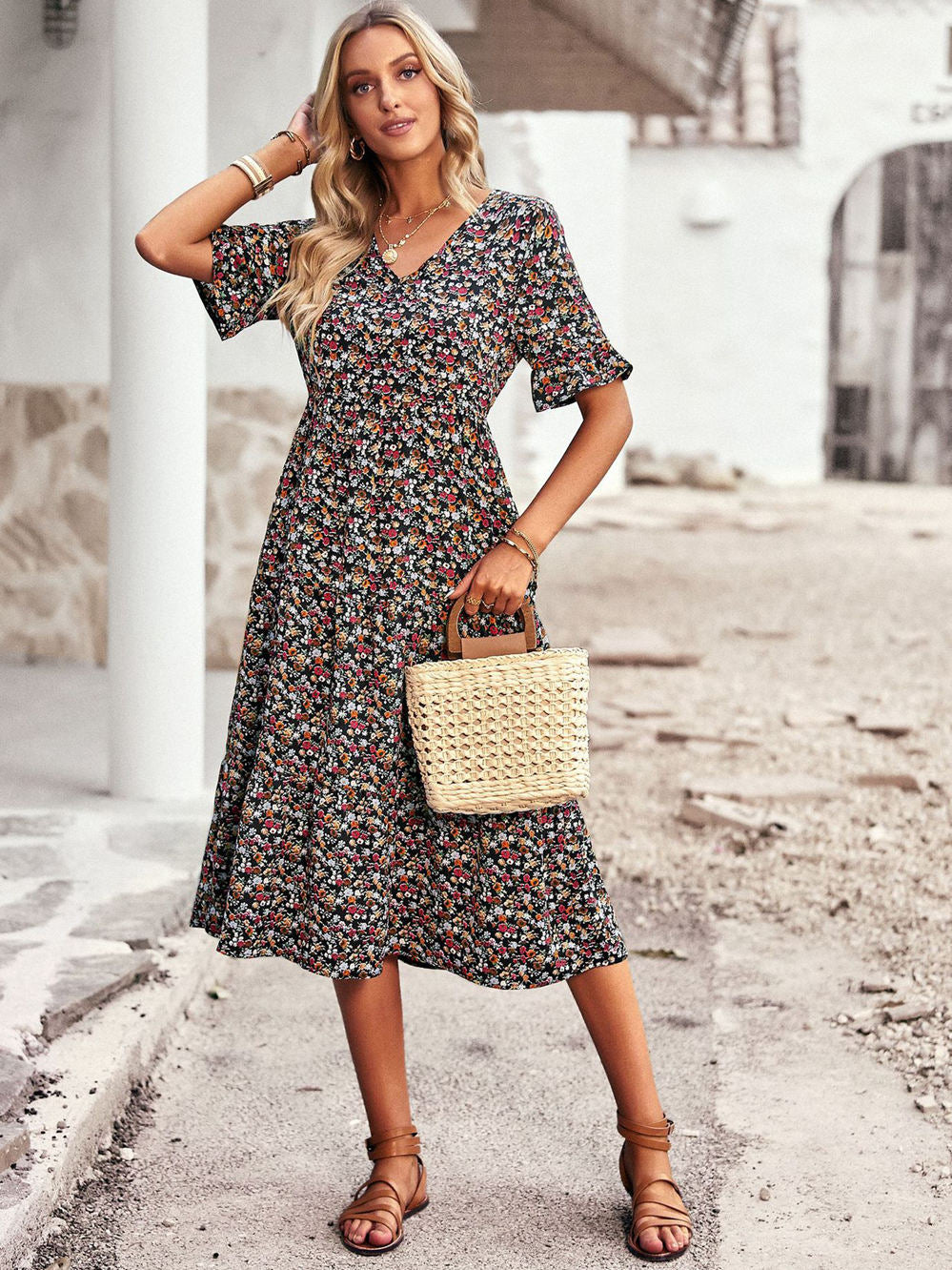Carol - Fashionable elegant dress with V-neck for women