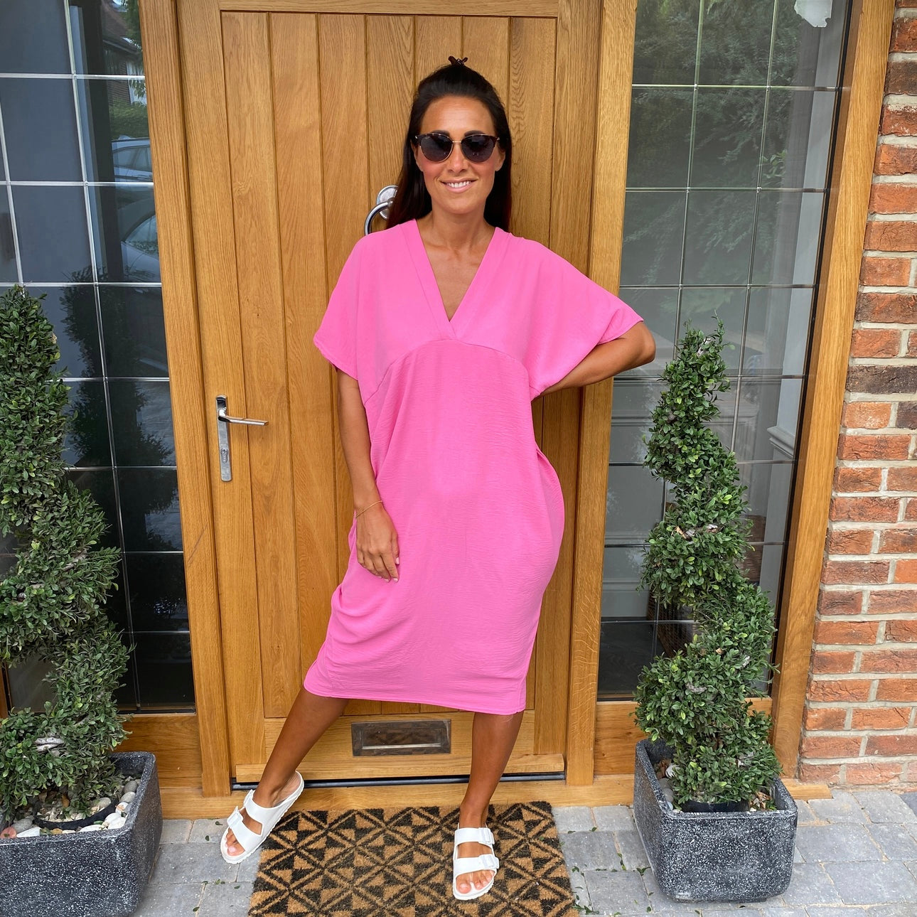 Faylinn - Comfortable dress with V-neckline