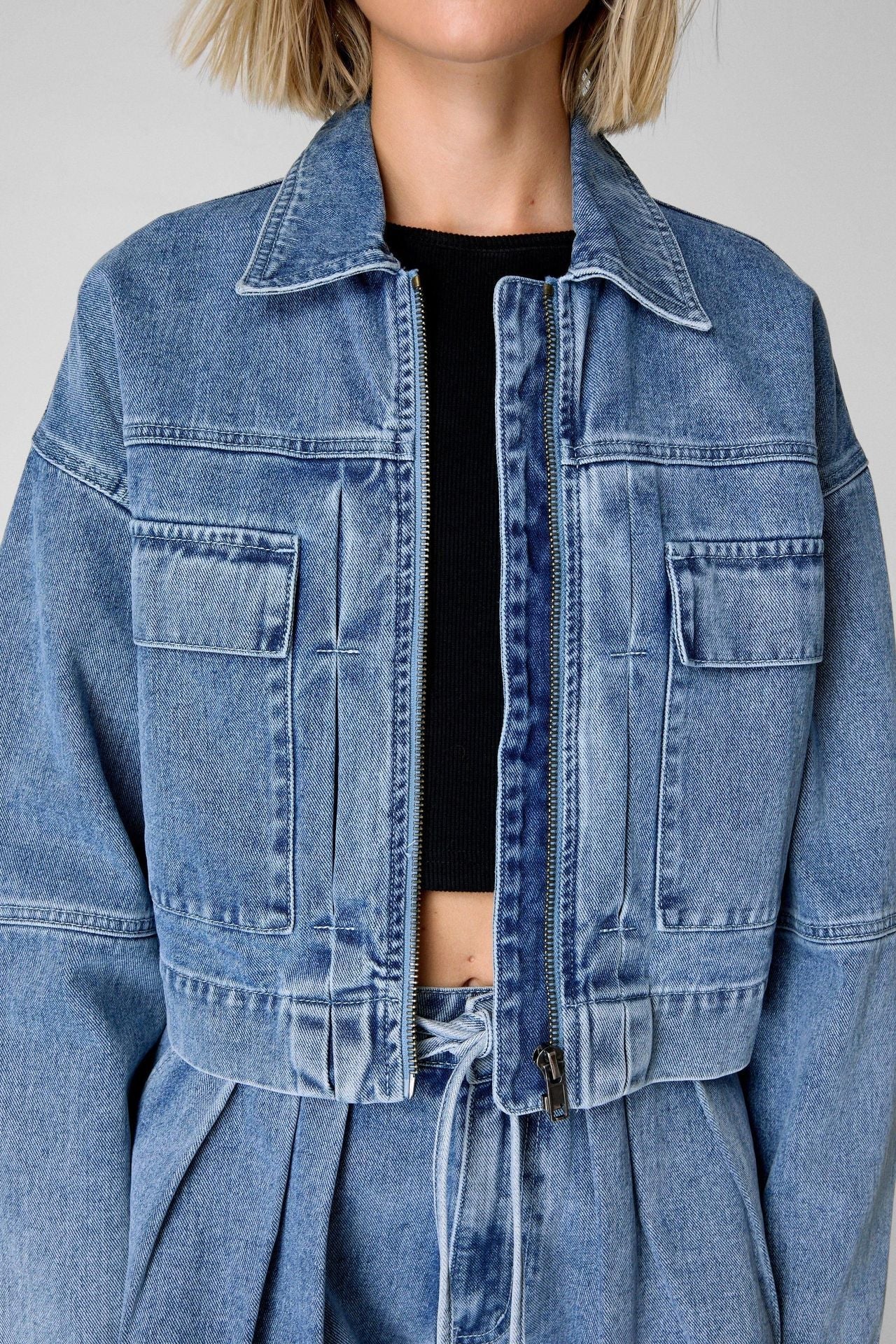 Women's Denim Jacket & Shorts Set - High-Waisted Loose Fit - Workwear Style - Zip Closure