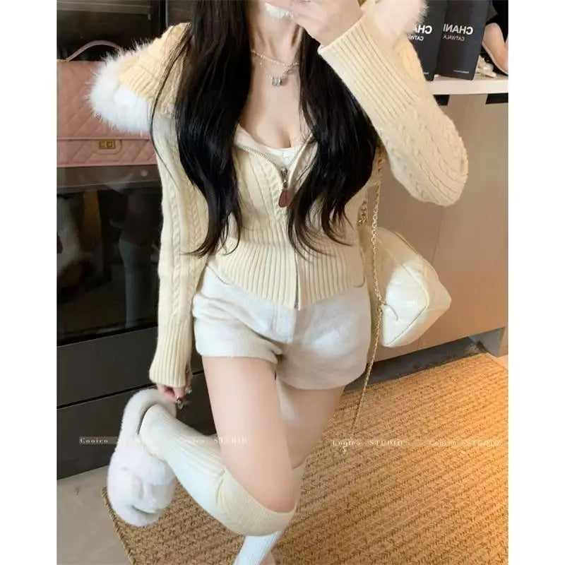 Women's Long-Sleeve Hoodie Jacket with Detachable Fur Collar - Stylish and Versatile Outerwear