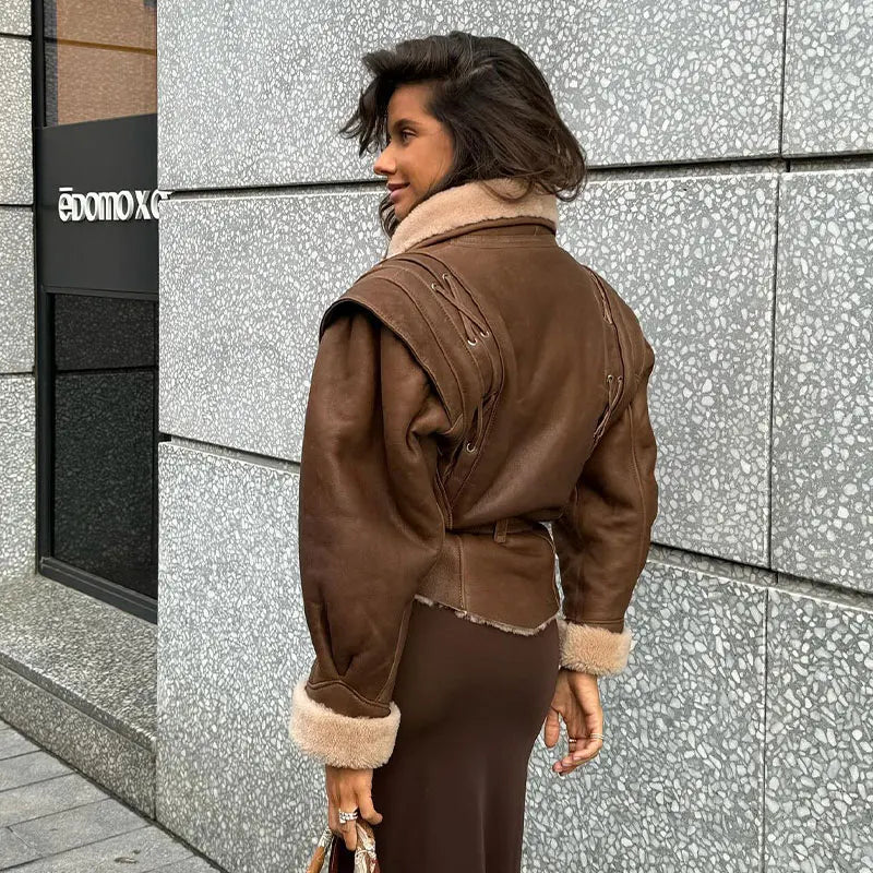 Fitted leather jacket for women