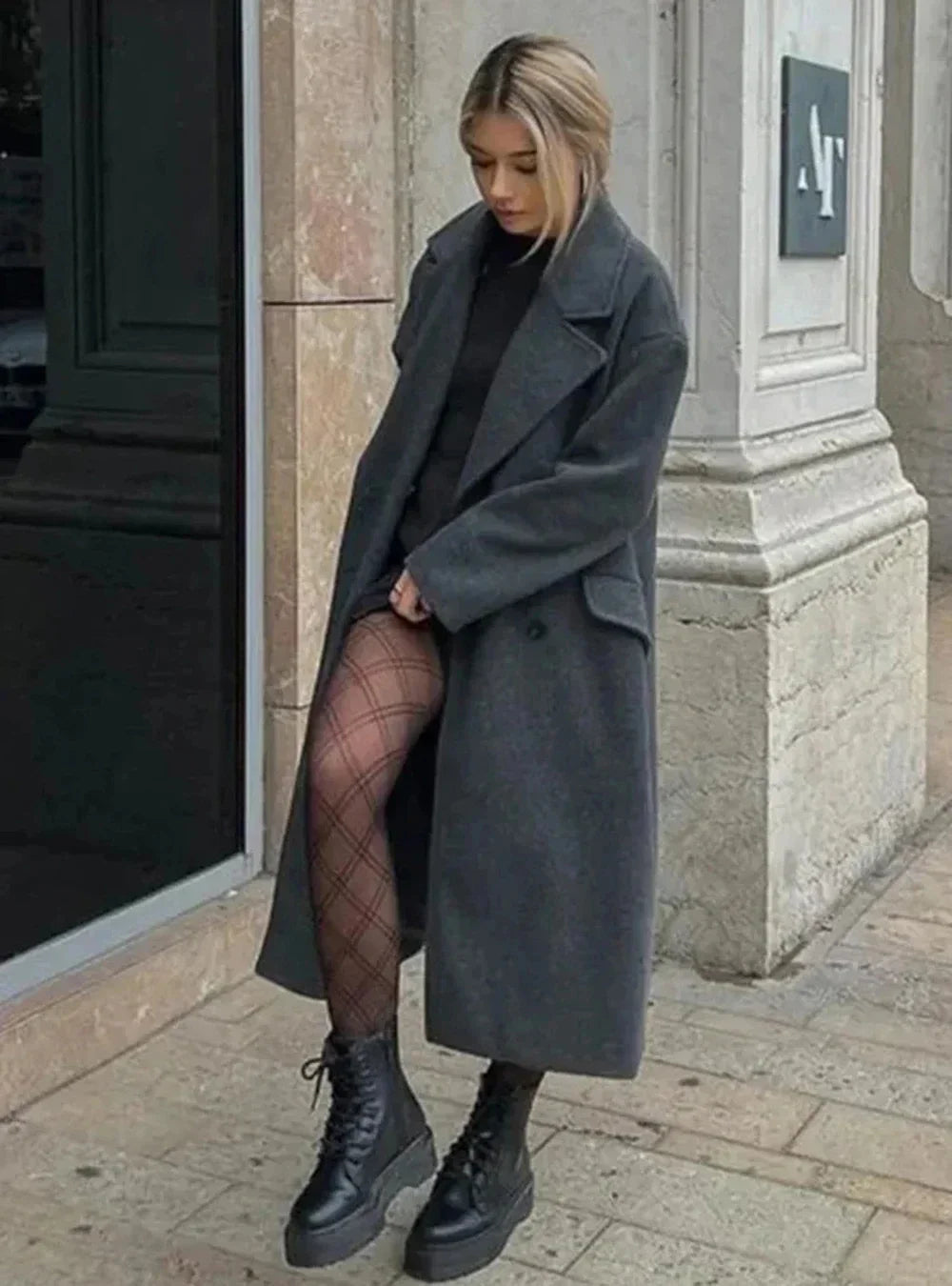 Chic double-breasted trench coat for women