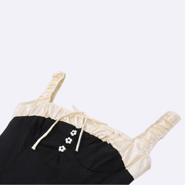 Gracie - Pleated mini dress with button placket