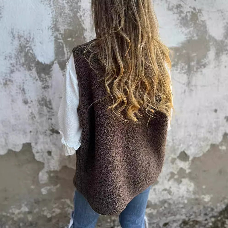 Women's Sherpa Vest - Button-Up Front - Soft & Warm - Relaxed Fit with Pockets