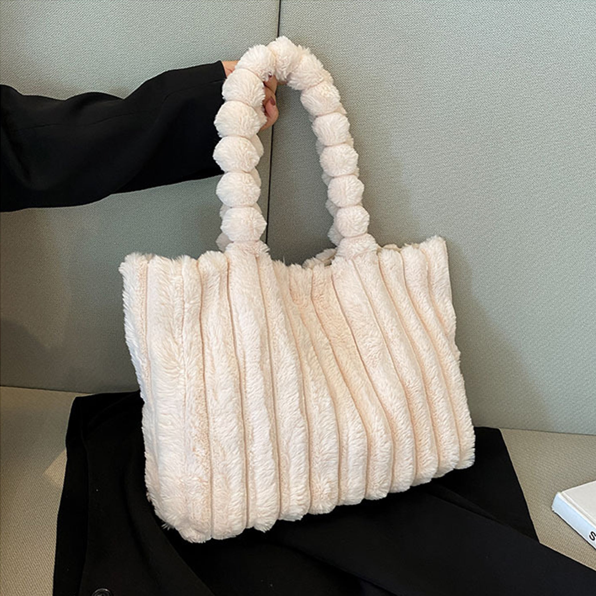 CloudPuff™ Plush carry bag