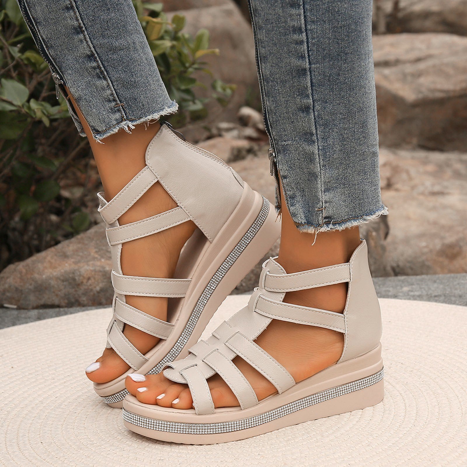 Sleek and supportive orthopedic general Sandals