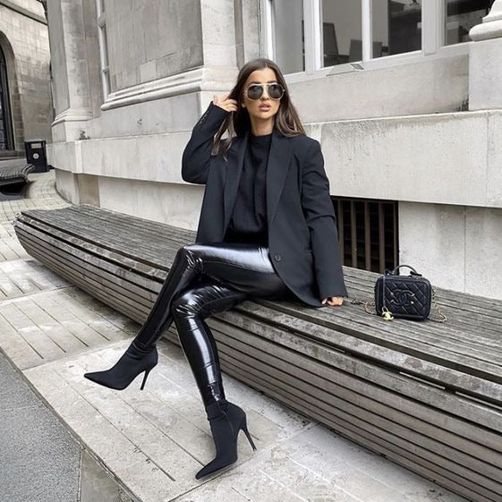 Alexandra - Figure-hugging leather trousers