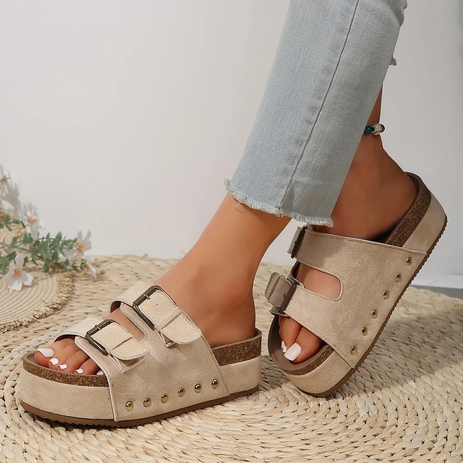 Leona - Sandals with double strap and buckle