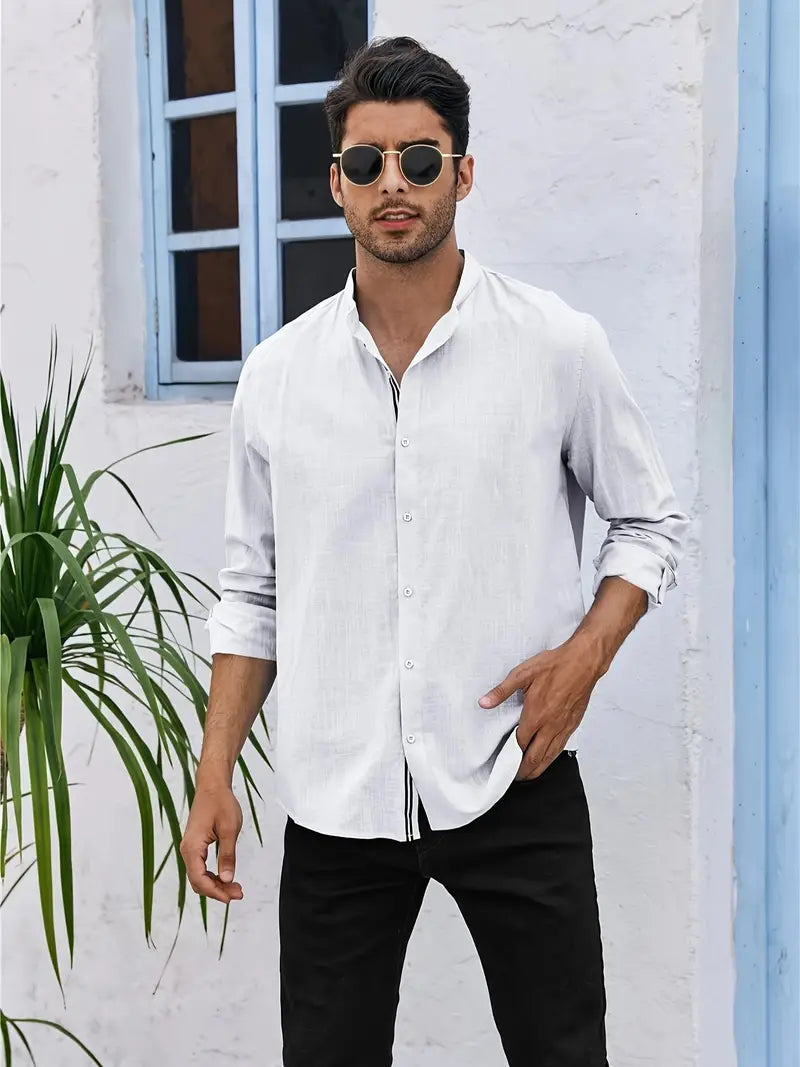 Casual, slightly stretchy, breathable long-sleeved shirt with buttons