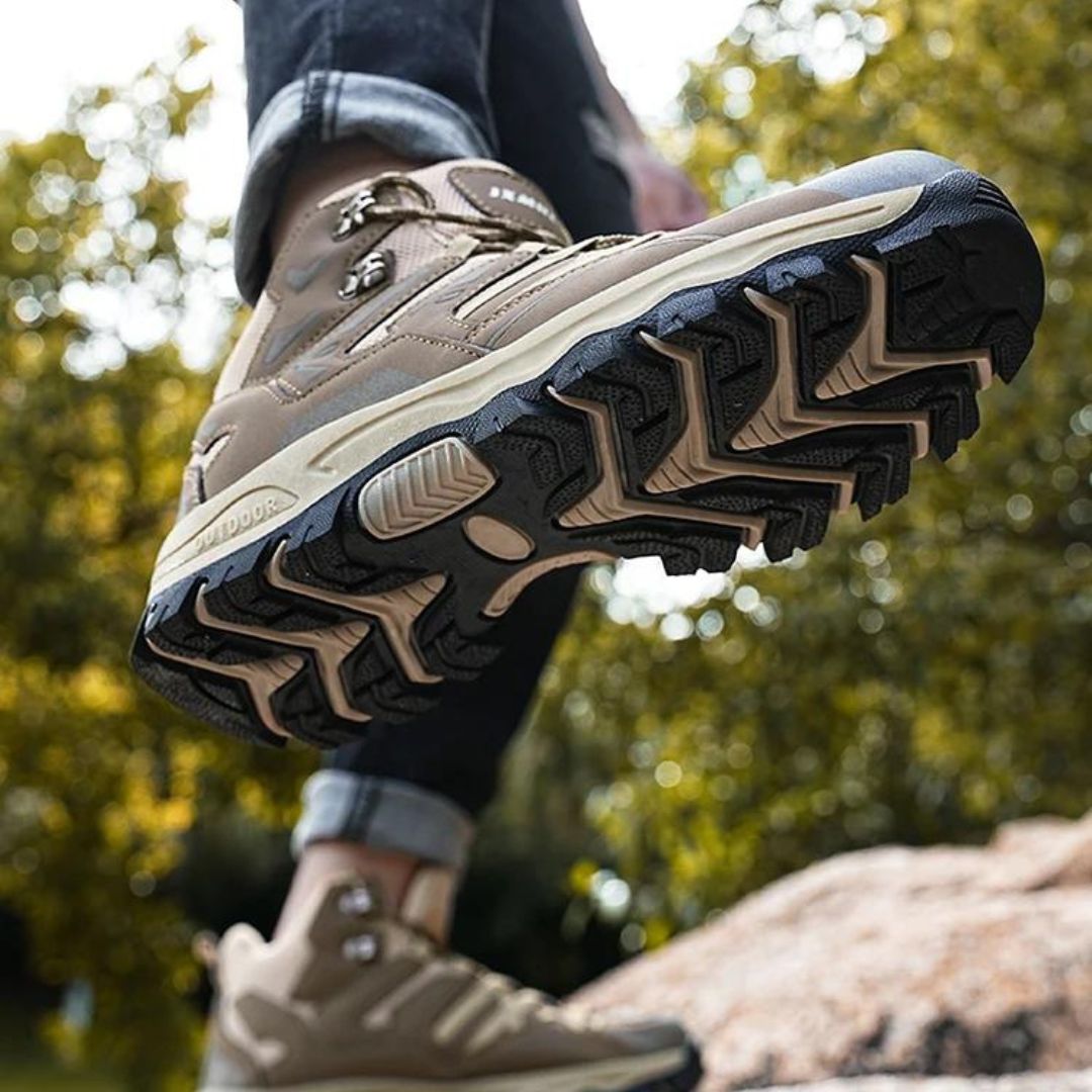 Waterproof trekking shoes with improved grip