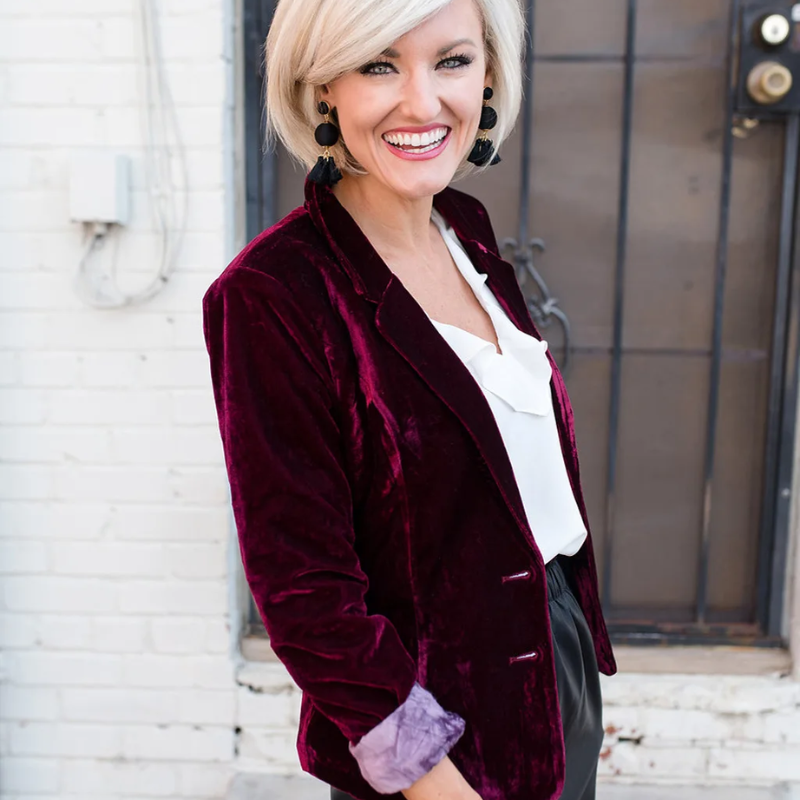 Fashionable blazer for women