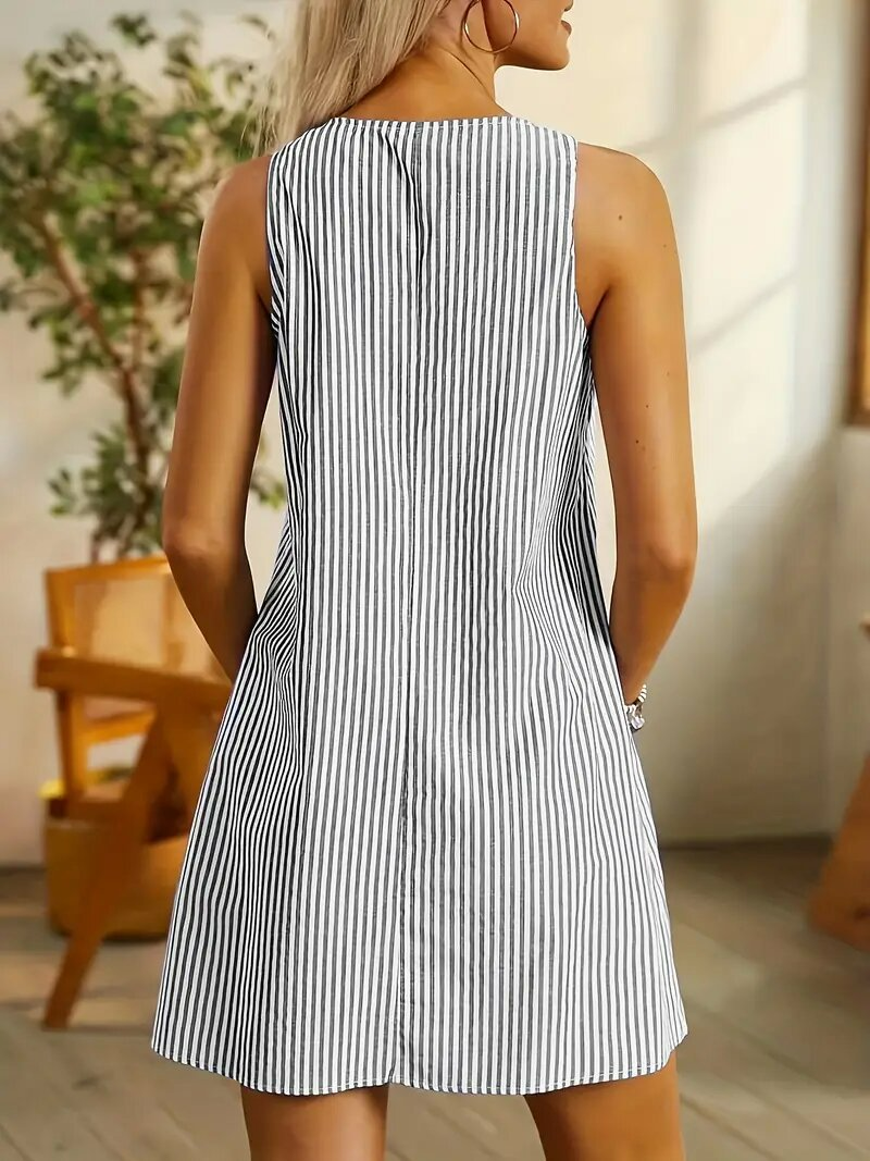 Pulsar - Striped dress with round neckline