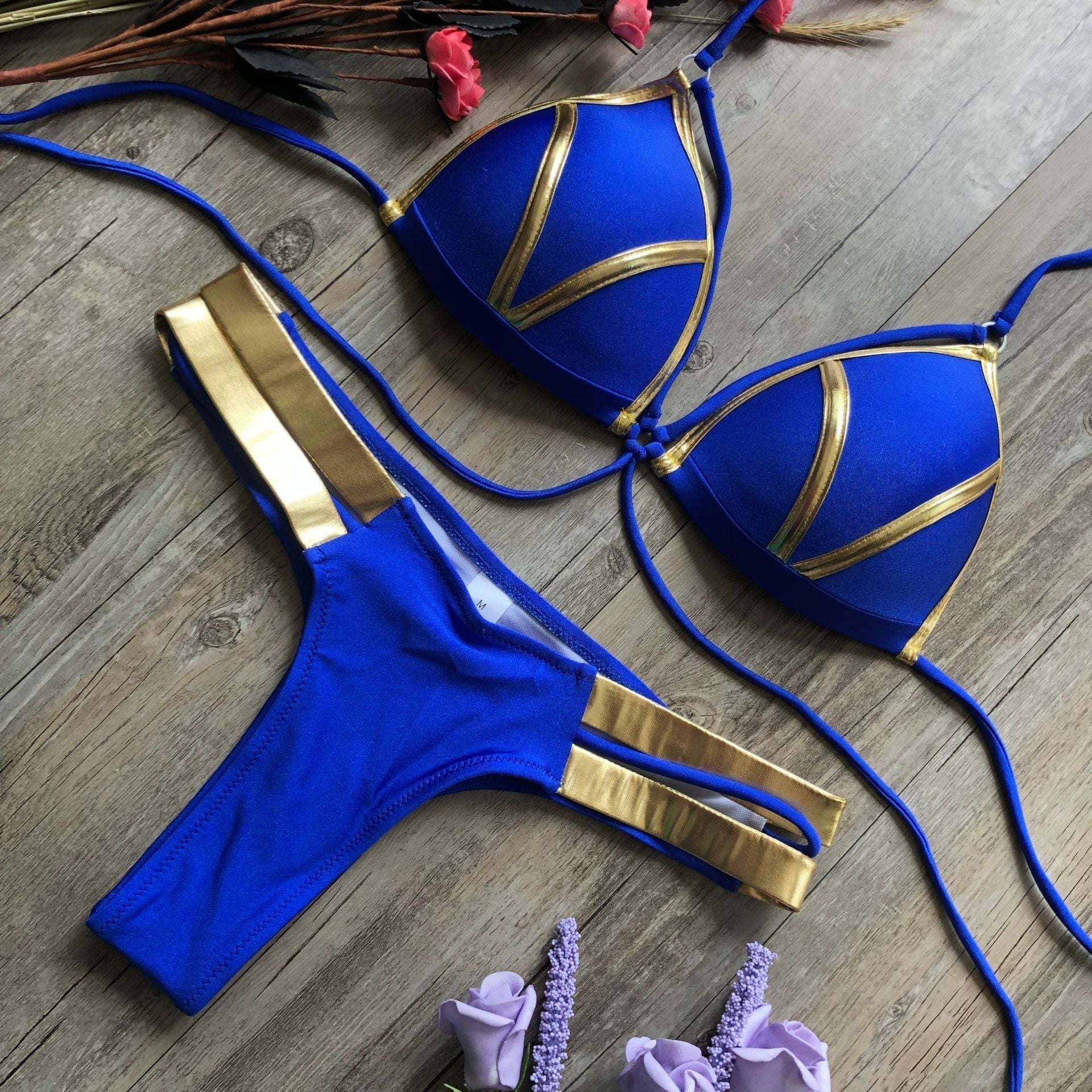 Terese - Stylish bikini with bronze sides