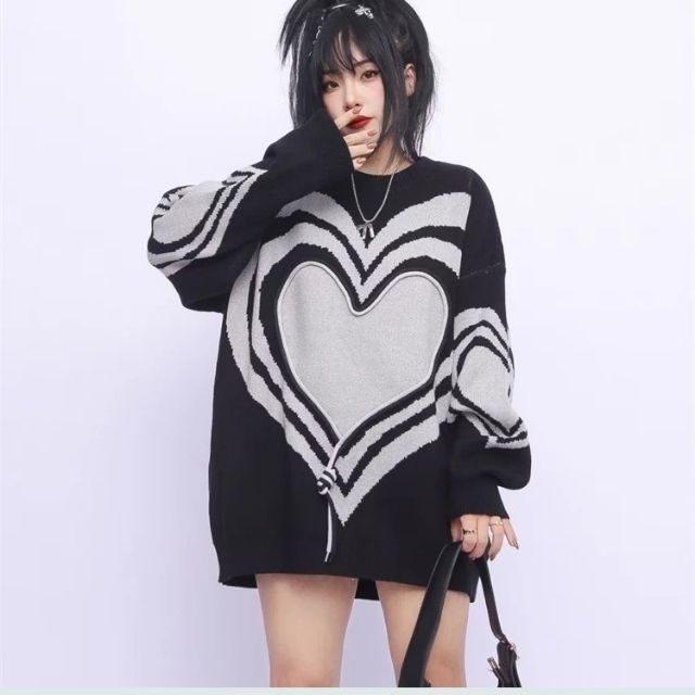 Valentina - Sweater with a brave heart