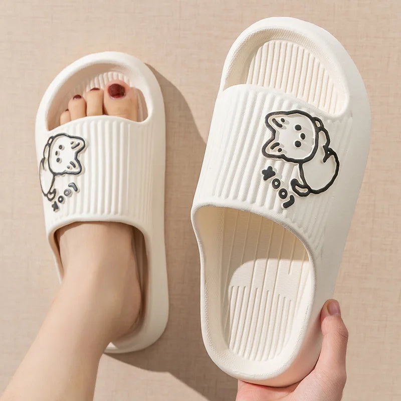 Summer beach cat slippers for women: Thick platform slippers with soft Eva sole, cartoon animation pattern, for indoor and outdoor use