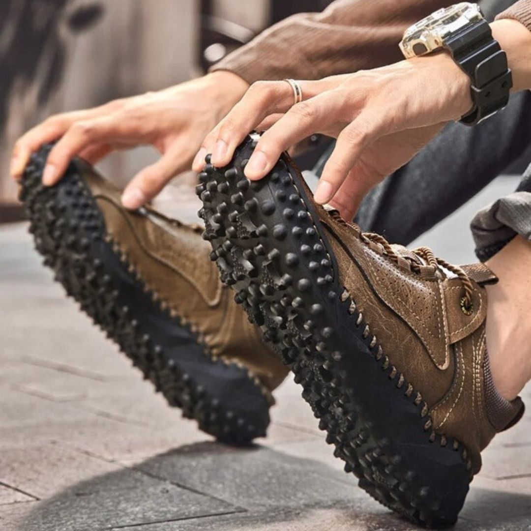 Aidan - Robust outdoor lace-up shoes with studded tread