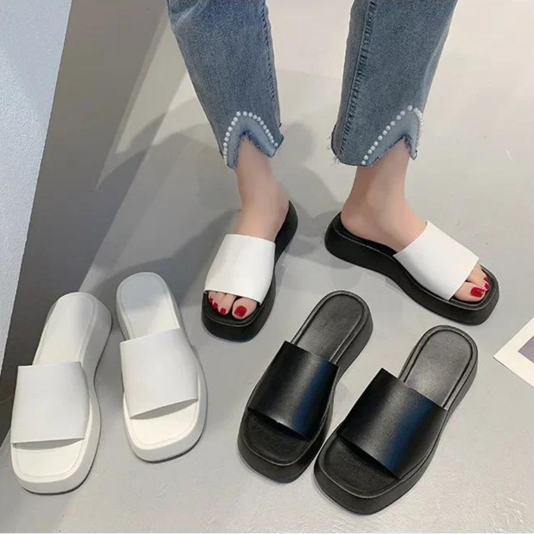 Eva - Minimalist slide sandals with wide strap