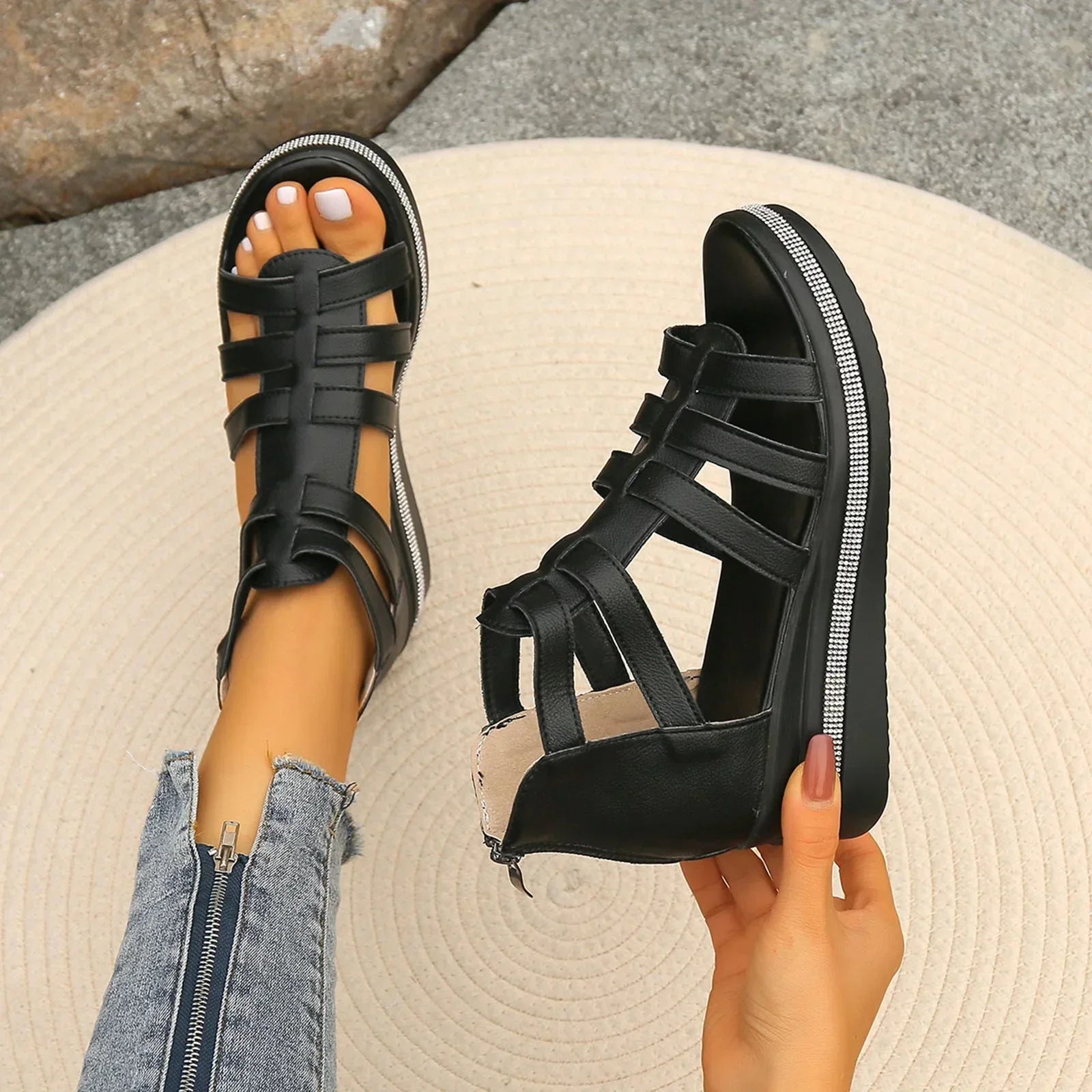 Sleek and supportive orthopedic general Sandals