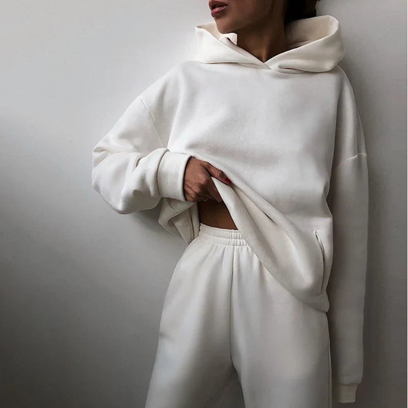 mira - tracksuit for women