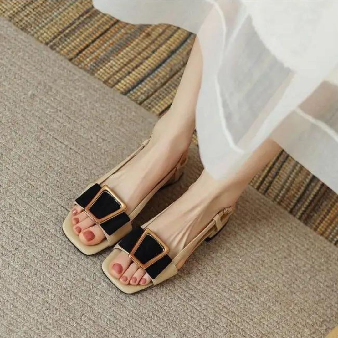 Eva - Block heel sandals with buckle detail