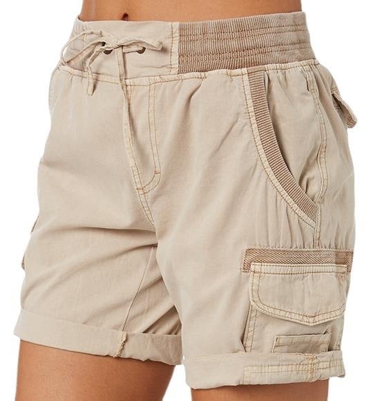 Elegant shorts with high waist