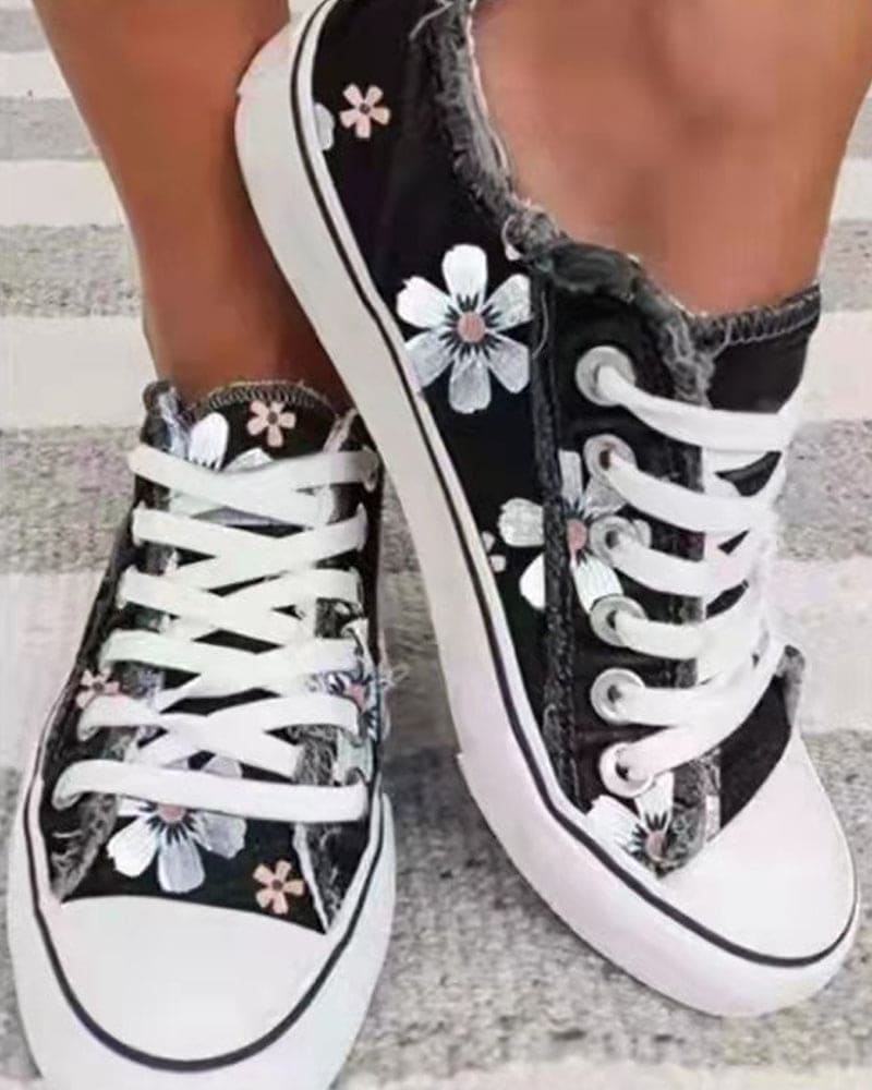 Annette - Denim sneaker with flowers