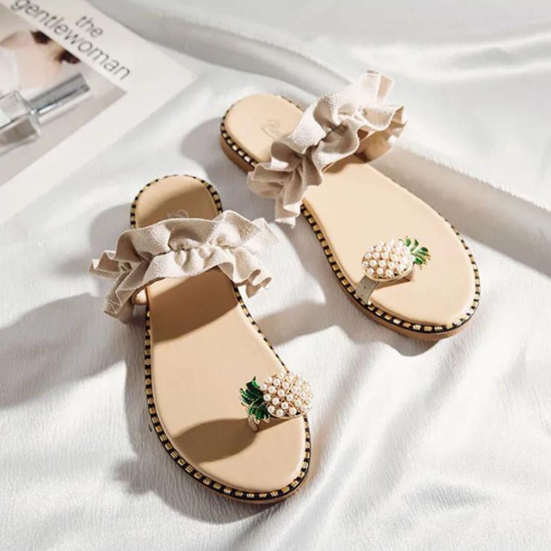 Livia - Ruffled sandals with pineapple detail