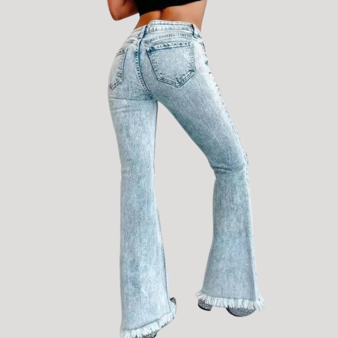 Lena - Flared jeans with rips