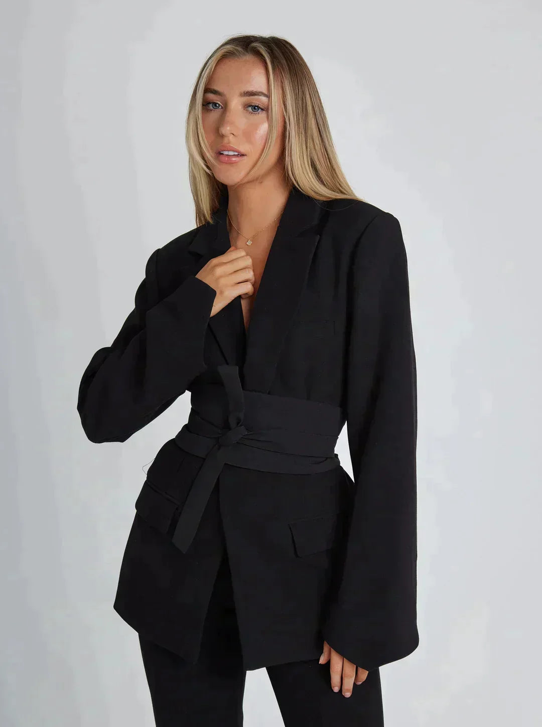 Women's Blazer - Belted Waist - Relaxed Fit - Tailored Lapel - Smart Casual Wear