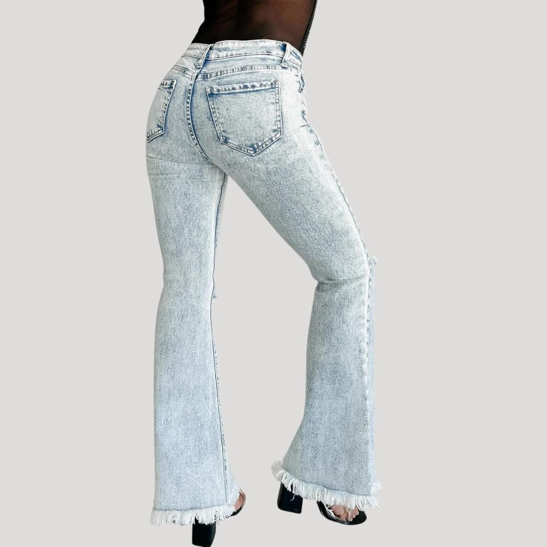 Lena - Flared jeans with rips