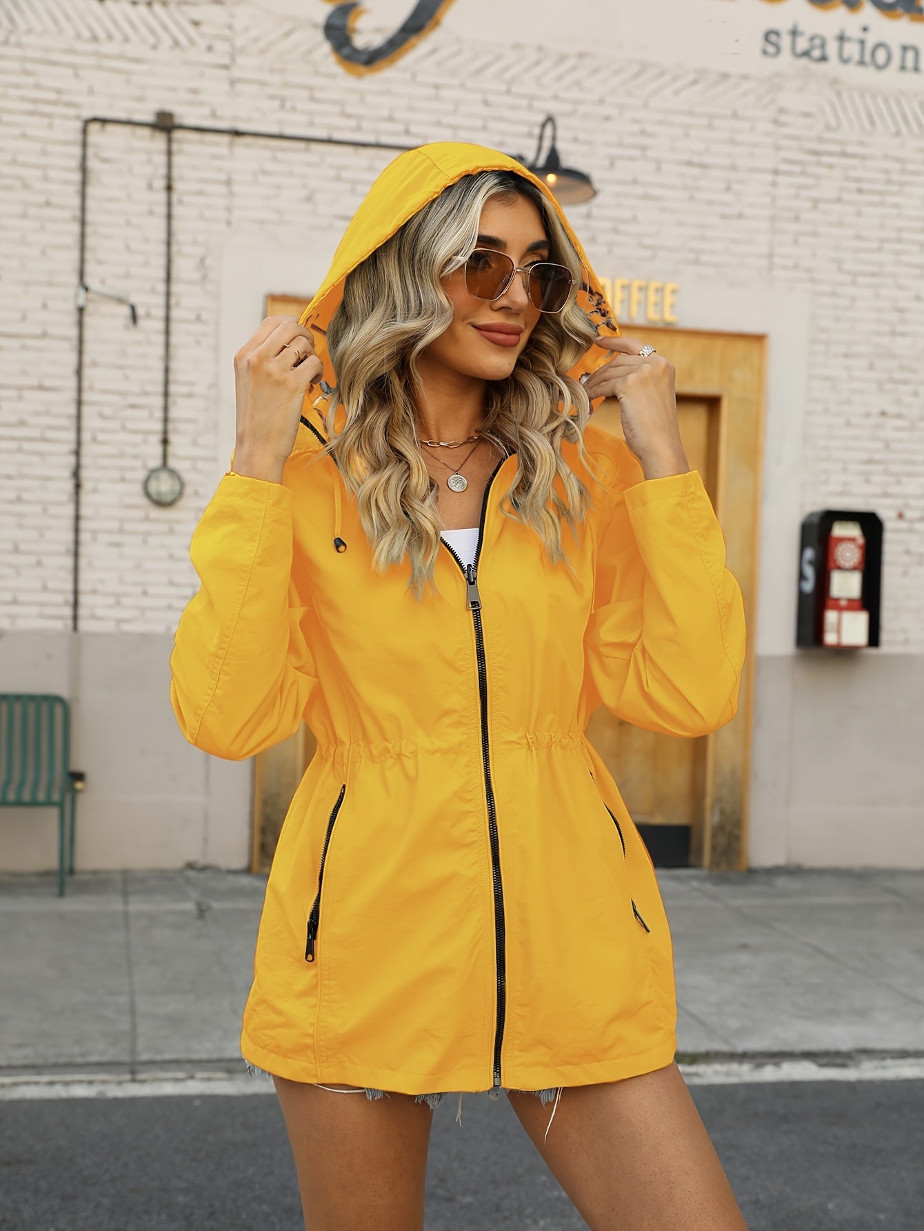 Women's Lightweight Hooded Jacket - Water-Resistant - Zip Closure - Adjustable Waist