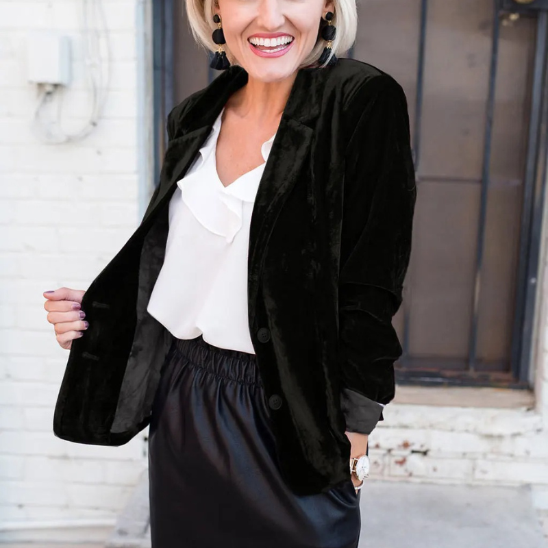 Fashionable blazer for women