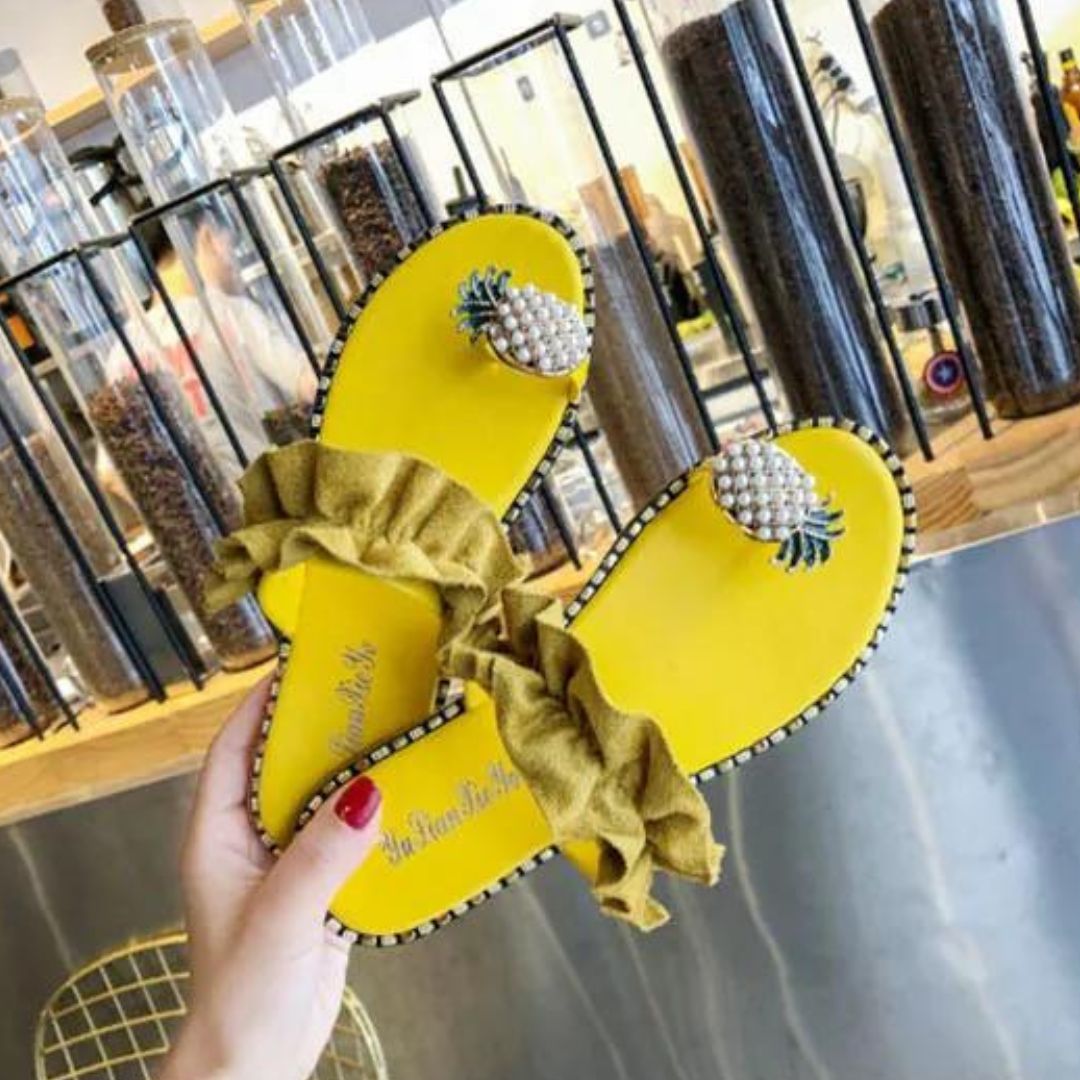 Livia - Ruffled sandals with pineapple detail