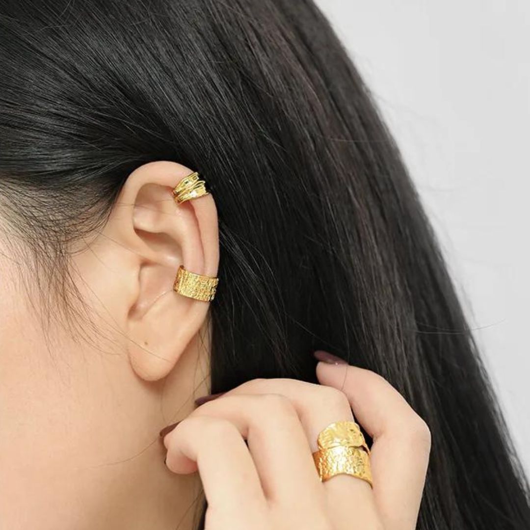 Zara - Structured huggie earrings