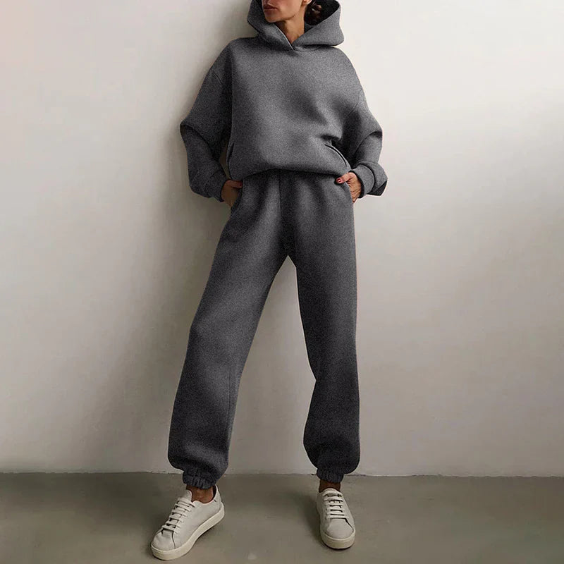 mira - tracksuit for women