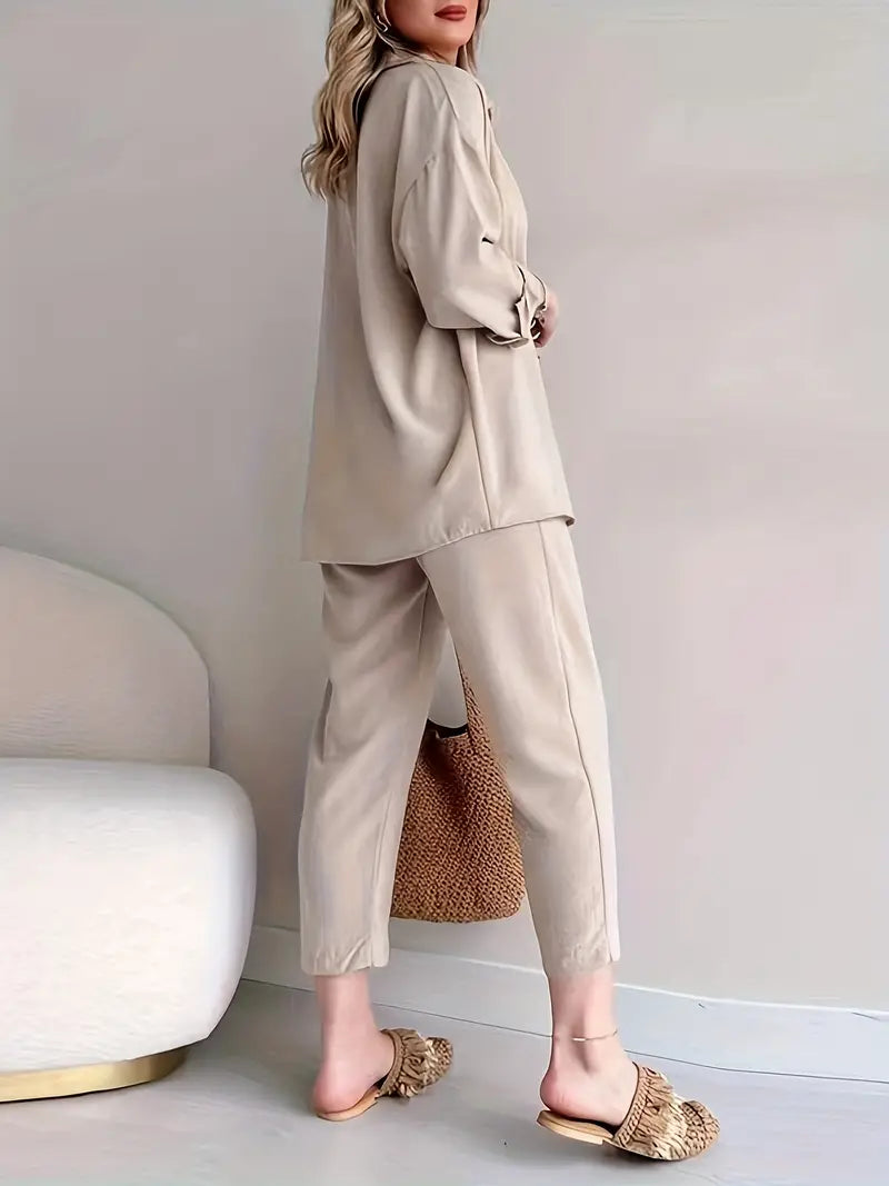 Set consisting of a button-down shirt and drawstring trousers