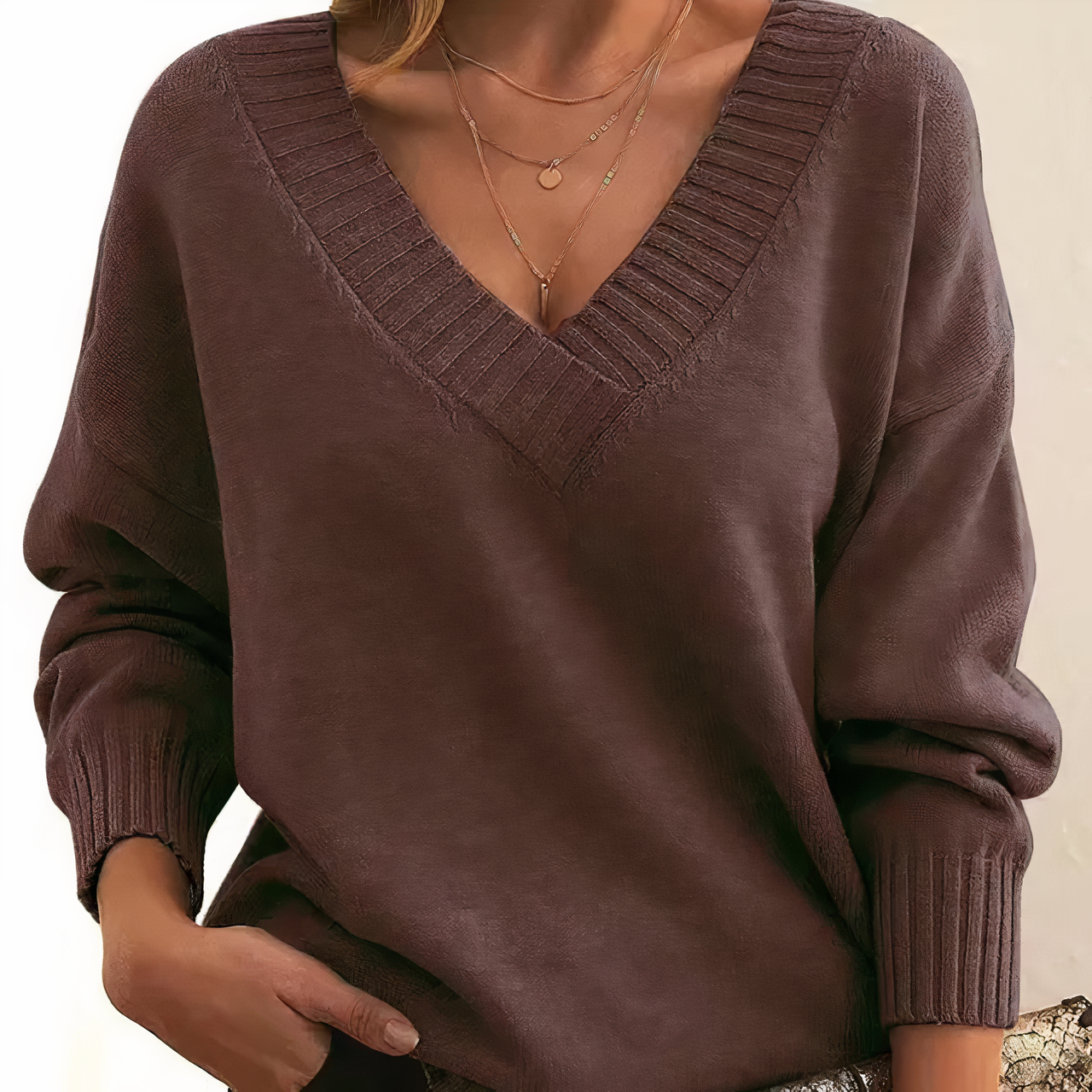 Caelia® | Chic and Versatile general Sweater