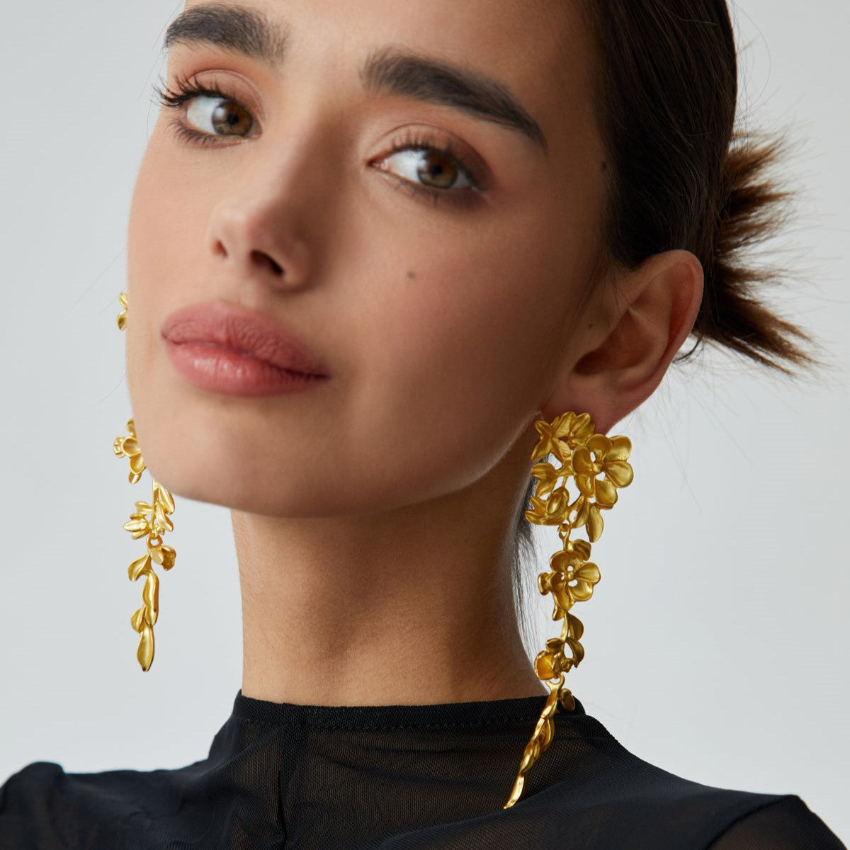 Fiorella - Flower cascade earrings in gold look