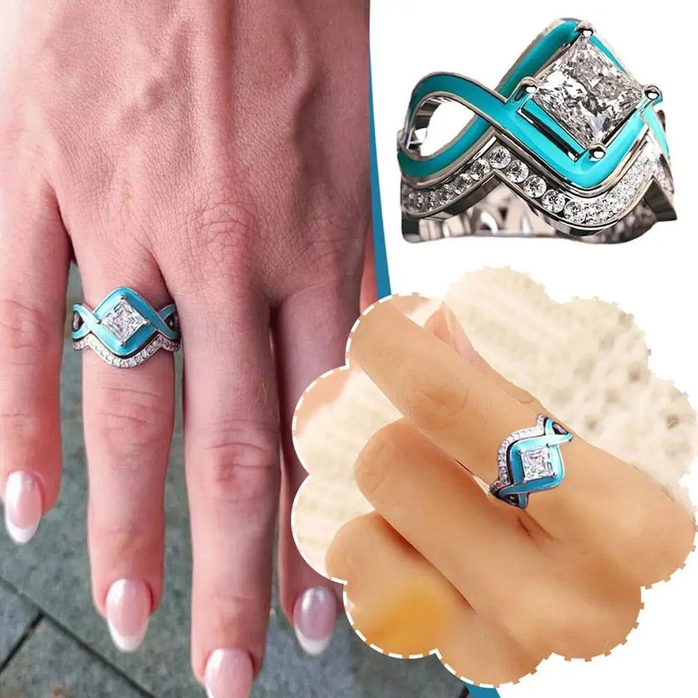 Arielle - Twisted ring with square crystal