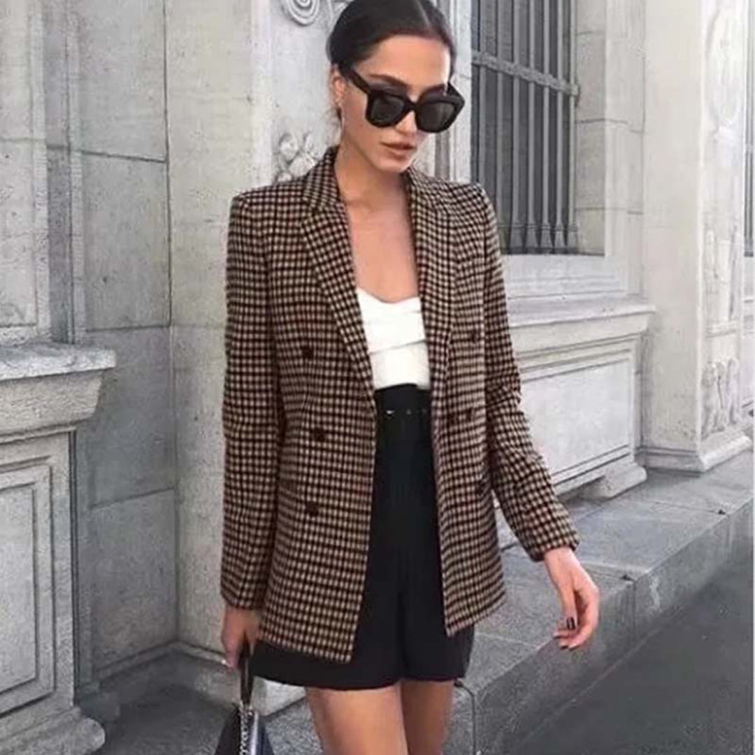 Women's Double-Breasted Blazer - Gingham Pattern - Tailored Fit - Wide Lapels - Elegant Formal Wear