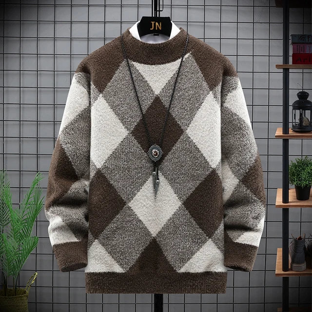 Warm sweater with stripes diamond pattern for men