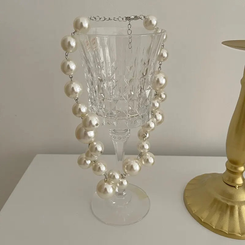 Vivienne - Chunky pearl necklace with drop detail