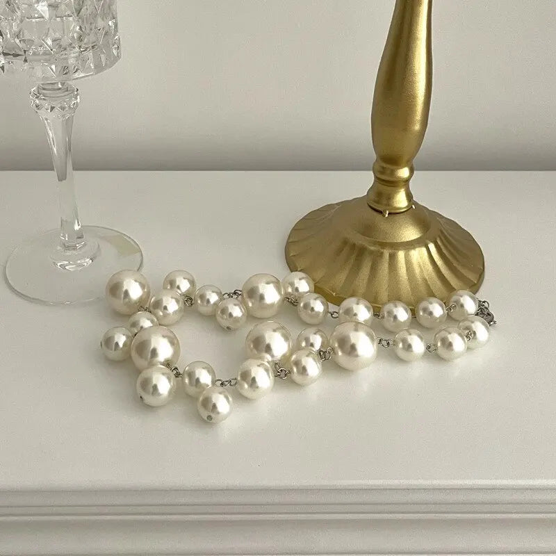 Vivienne - Chunky pearl necklace with drop detail