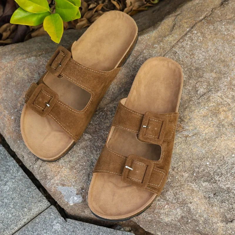 Fashionable, non-slip beach and outdoor flip-flops