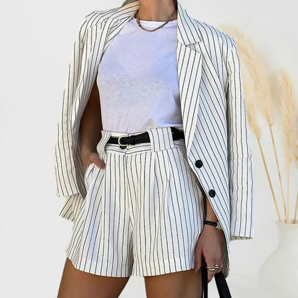 Mavy - Striped blazer with matching shorts set