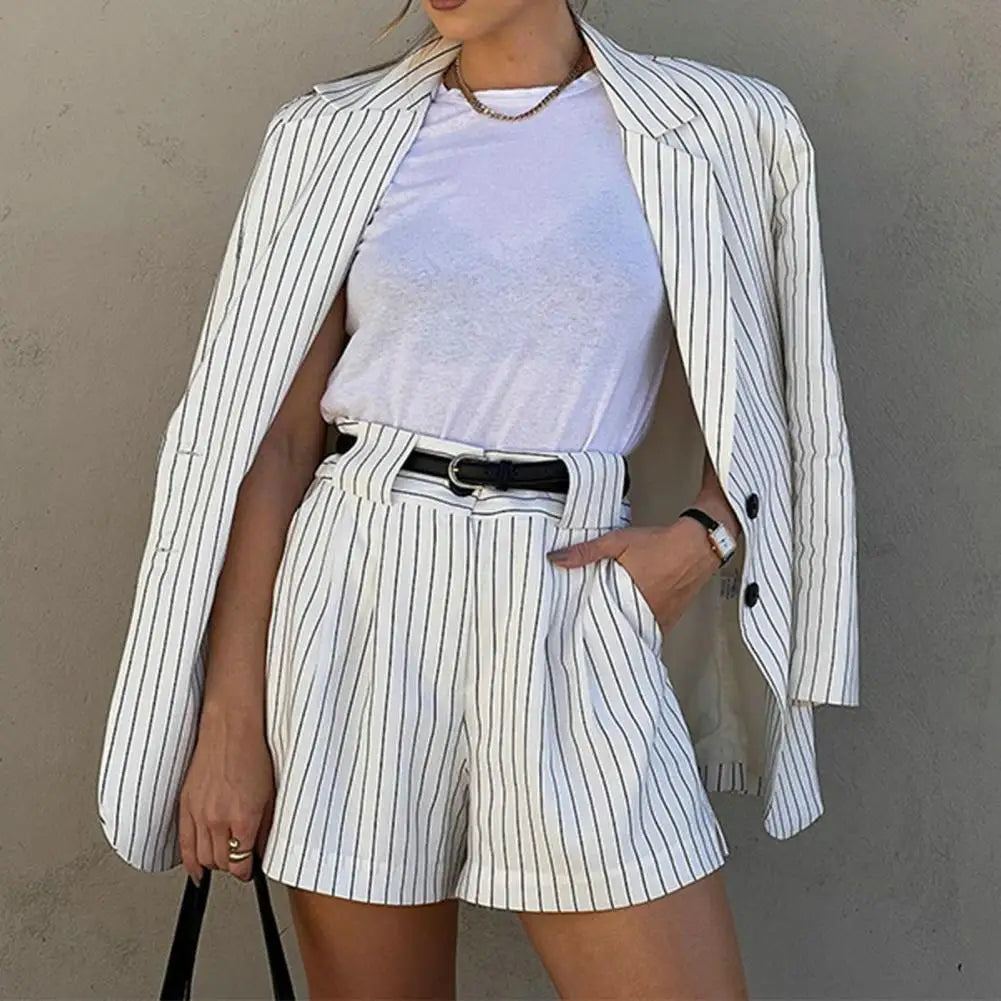 Mavy - Striped blazer with matching shorts set