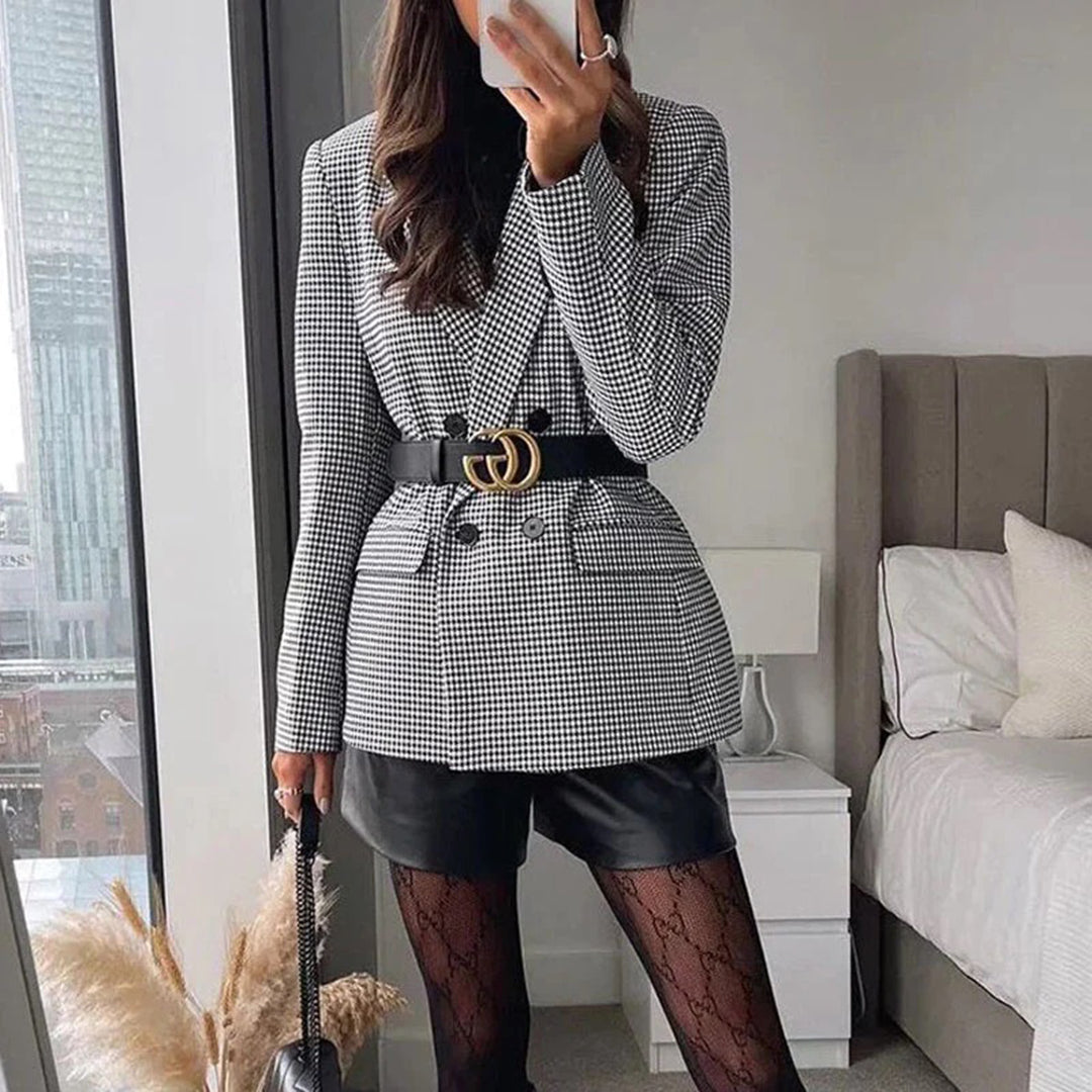 Women's Double-Breasted Blazer - Gingham Pattern - Tailored Fit - Wide Lapels - Elegant Formal Wear